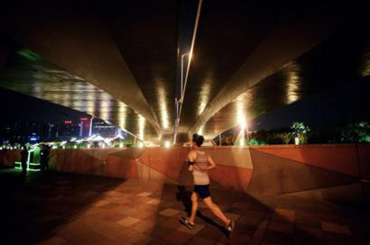 最理想的健身時間是下午4點，那么晚上健身會不會對身體有影響？