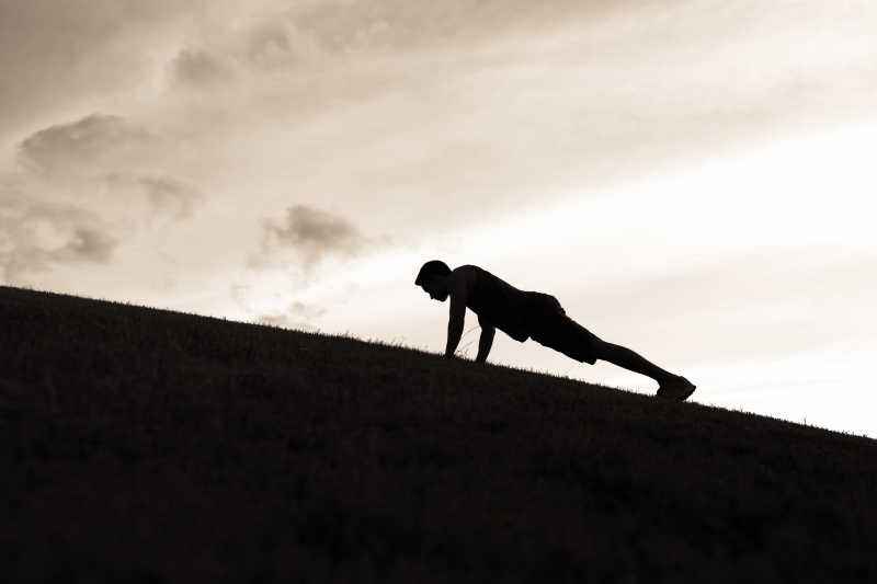 不會健身怎么辦？掌握這5個基礎動作，讓你從健身小白變成大神